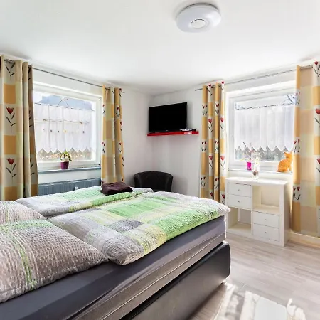 In Monschau-hoefen Mit Eigenem Garten Alzen